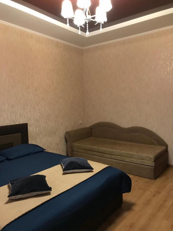 Rent Apartment In The Center Of Chernihiv Ngoại thất bức ảnh